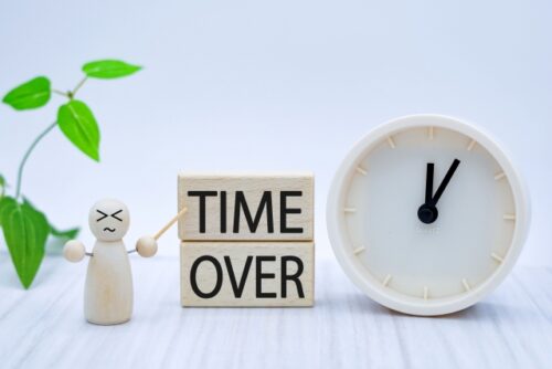 朝、時間がないのはなぜ?忙しい朝を変える習慣と対策 | 時短スマイル