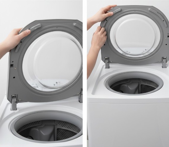 カビの発生を防ぐため、洗濯機の使用後は必ず蓋を大きく開け、洗濯槽内部をしっかりと乾燥させている様子。